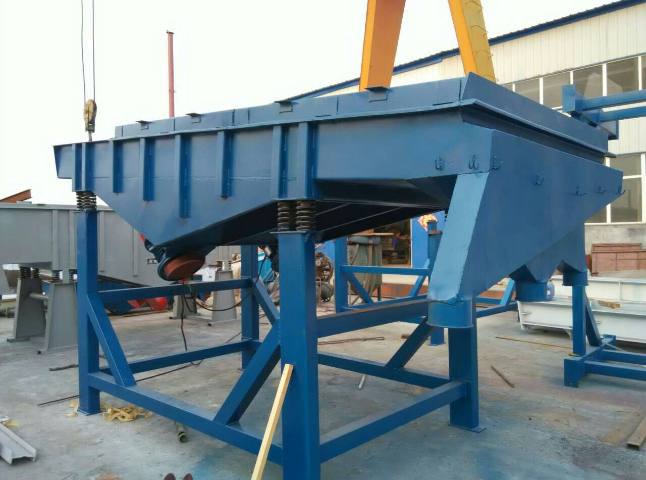 礦用直線(xiàn)振動(dòng)篩