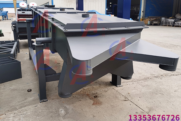 烘干沙三層直線篩分機(jī)